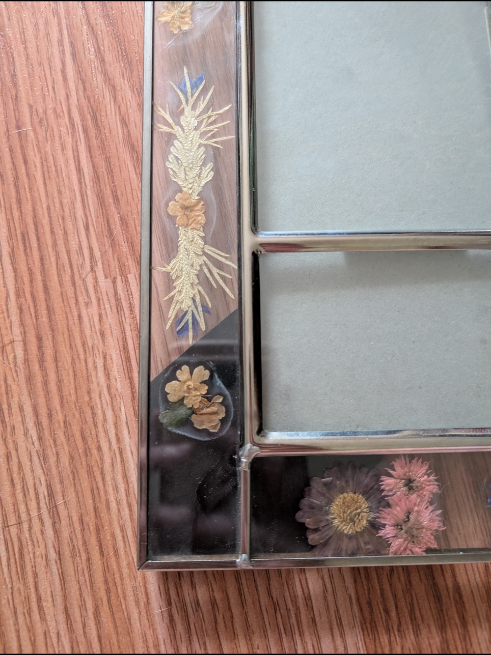Vintage Pressed Flower Glass Frame - Picture 4 of 4